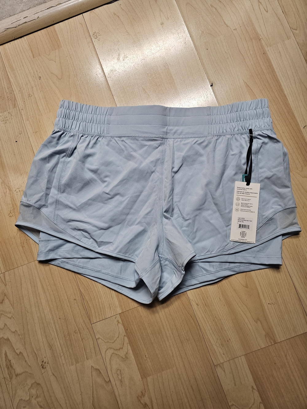 NWT Mondetta Performance Luxury Running Shorts Size L Light Blue 2.5” Inseam..